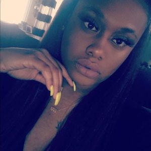 Meet your Posher, Latasha